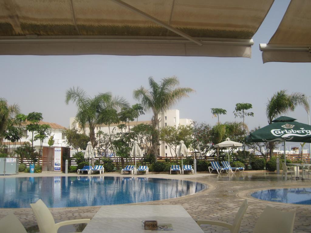 Polyxenia Isaak Luxury Villas And Apartments โปรทาราส ภายนอก รูปภาพ